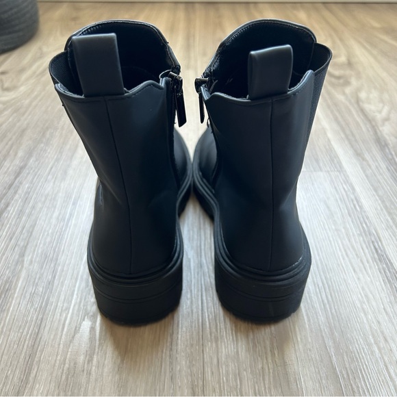 *NWT* Black Vegan Leather Ankle Boots with Side Zipper and elastic side panel - Picture 4 of 8